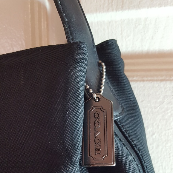 Authentic coach purse - Picture 2 of 6